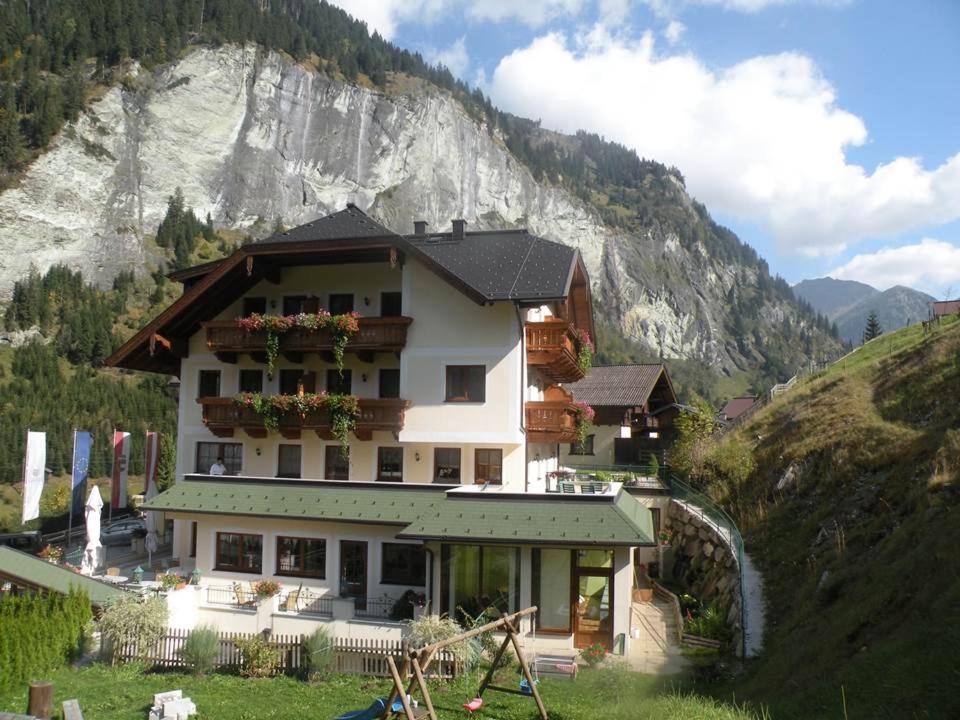 Naturhotel Huettenwirt Im Grossarltal 후트샬라그 외부 사진