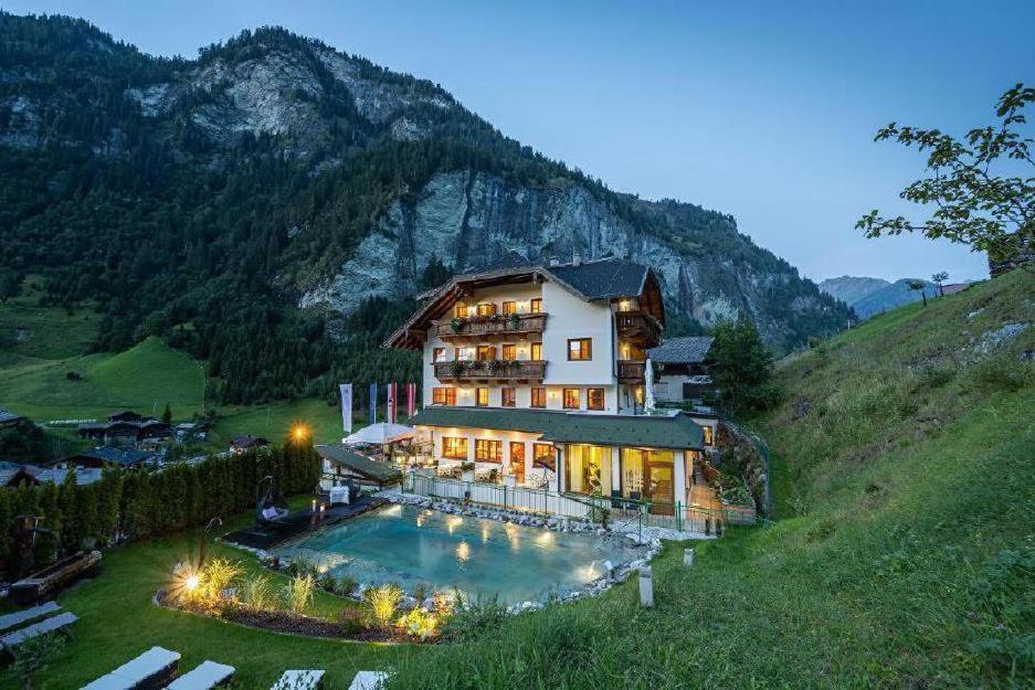 Naturhotel Huettenwirt Im Grossarltal 후트샬라그 외부 사진